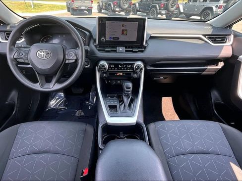 Used 2025 Toyota RAV4 XLE AWD/4WD image 16