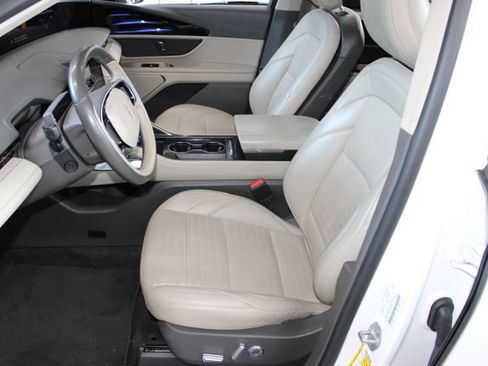 Used 2024 Lincoln Nautilus Reserve AWD/4WD image 18
