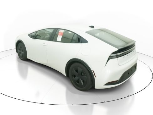 New 2026 Toyota Prius SE image 5