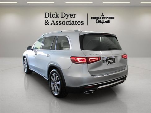 Used 2023 Mercedes-Benz GLS 450 4MATIC image 4