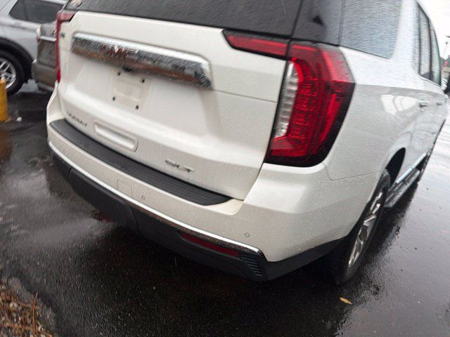 Used 2022 GMC Yukon SLT w/ SLT Premium Package AWD/4WD image 3