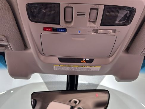 Used 2019 Subaru Outback 3.6R Touring image 11