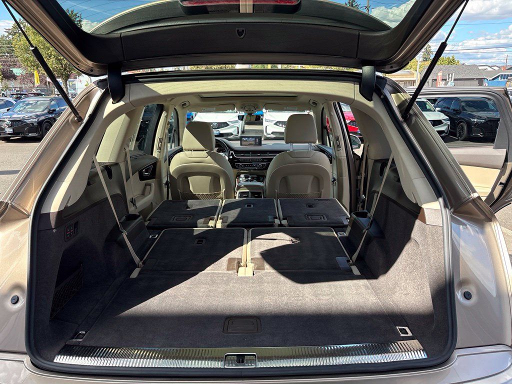 Used 2018 Audi Q7 3.0T Prestige w/ Prestige Package AWD/4WD image 32