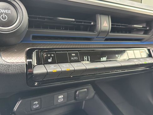 Certified 2023 Toyota Prius XLE image 24