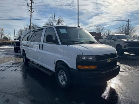 Used 2023 Chevrolet Express 3500 LS image 7