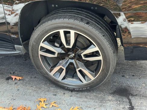 Used 2019 Chevrolet Suburban Premier image 5