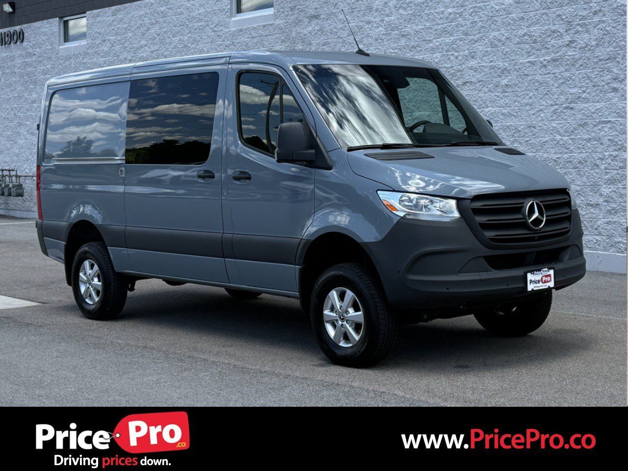 Used 2024 Mercedes-Benz Sprinter 2500 image 1