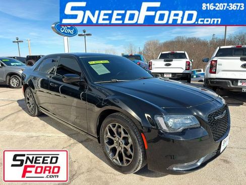Used 2015 Chrysler 300 S image 1
