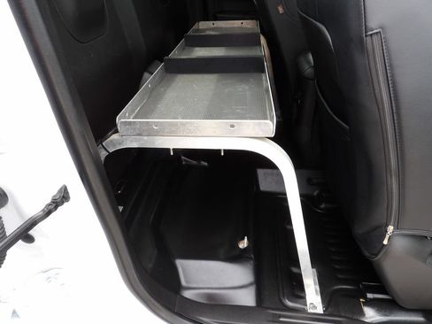 Used 2022 Chevrolet Colorado LT w/ Fleet Safety Package RWD image 32
