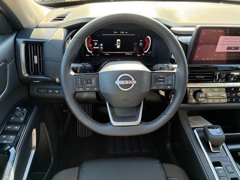 New 2026 Nissan Pathfinder SL image 12