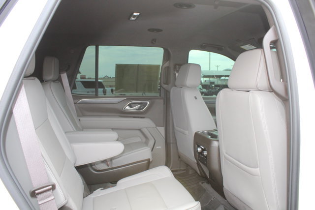 Used 2024 GMC Yukon SLT w/ SLT Luxury Package AWD/4WD image 19