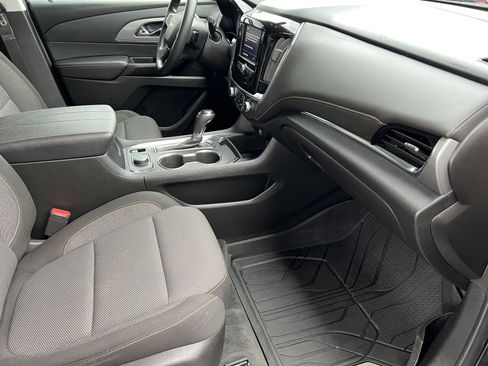 Used 2020 Chevrolet Traverse LS image 25
