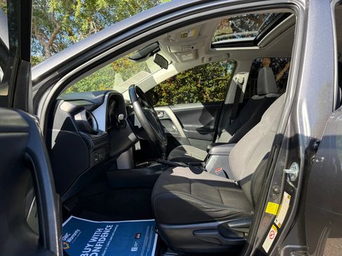 Used 2017 Toyota RAV4 XLE w/ Carpet Mat Package FWD image 12