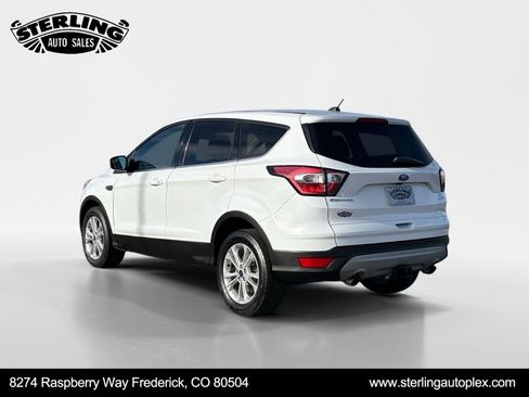 Used 2017 Ford Escape SE image 3