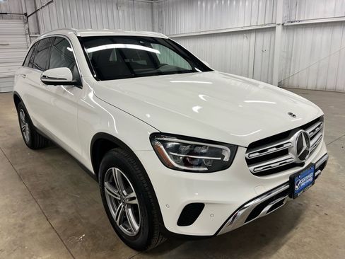 Used 2022 Mercedes-Benz GLC 300 image 2
