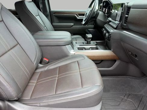 Used 2023 Chevrolet Silverado 1500 High Country w/ High Country Premium Package AWD/4WD image 9