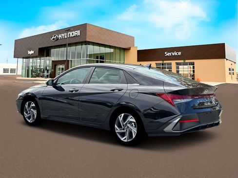 New 2026 Hyundai Elantra Limited FWD image 4