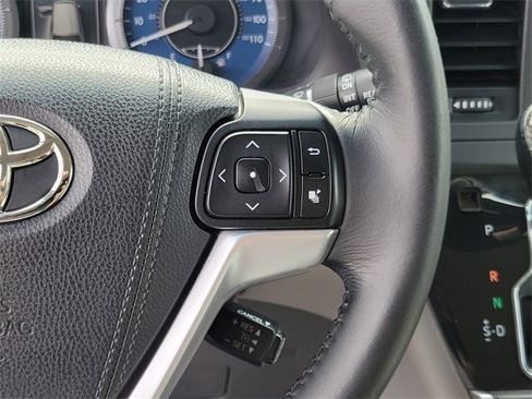 Used 2015 Toyota Sienna XLE image 20