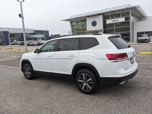 Certified 2022 Volkswagen Atlas SE image 6