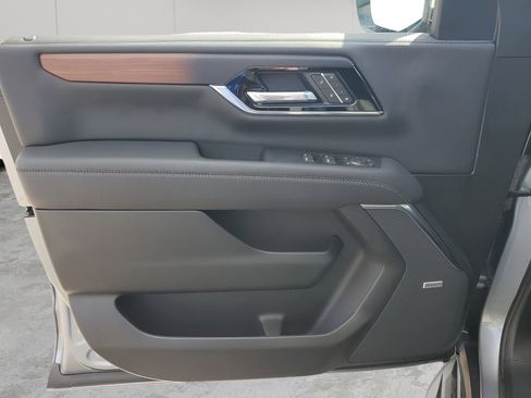 Certified 2025 GMC Yukon XL Denali image 26