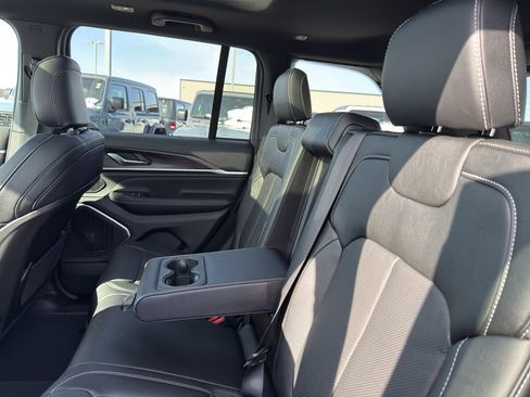 New 2026 Jeep Grand Cherokee Limited Reserve AWD/4WD image 34