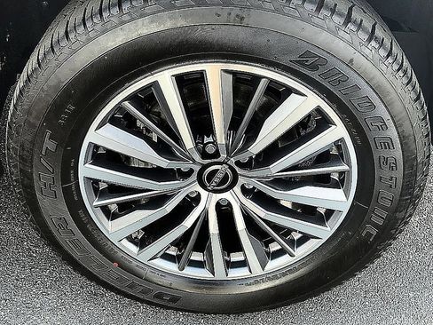 Certified 2024 Nissan Armada SL AWD/4WD image 10