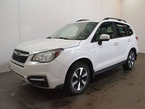 Used 2018 Subaru Forester 2.5i Premium w/ Protection Package #1 AWD/4WD image 8
