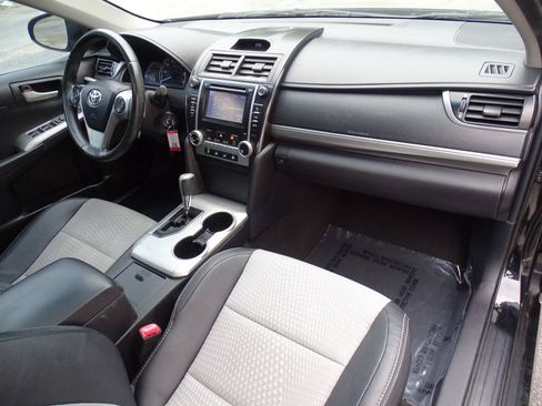 Used 2012 Toyota Camry SE FWD image 24