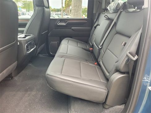 New 2025 GMC Sierra 2500 Denali w/ Denali Reserve Package image 7