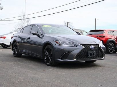 Used 2022 Lexus ES 300h F Sport w/ Accessory Package 2