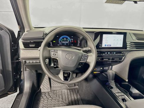 Used 2026 Toyota Camry LE FWD image 19