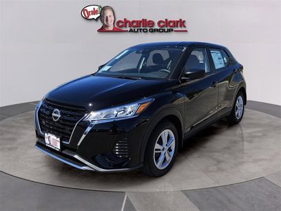 New 2025 Nissan Kicks Play S