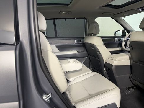 Used 2025 Hyundai Santa Fe Limited FWD image 31