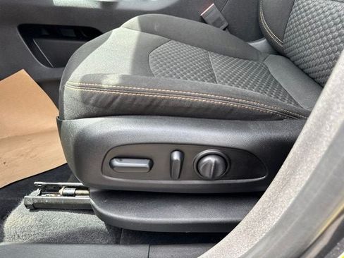 Used 2020 GMC Terrain SLE w/ Driver Convenience Package FWD image 11