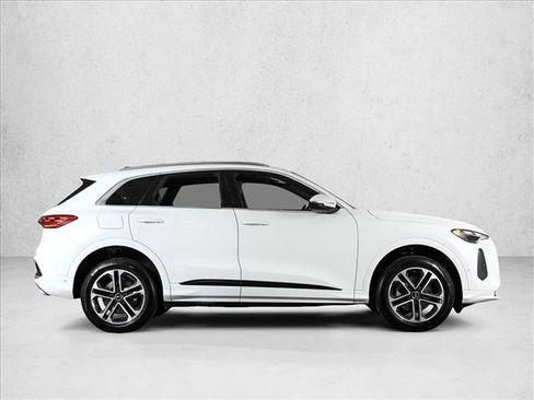 Certified 2025 Audi Q5 Premium w/ Convenience Package AWD/4WD image 4