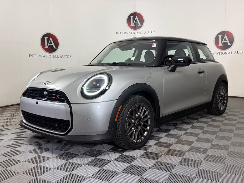 Used 2025 MINI Cooper S FWD image 3