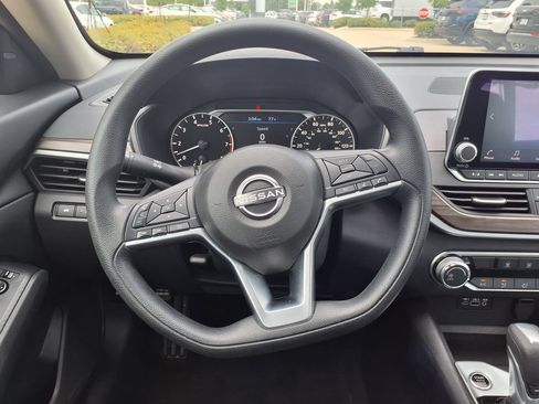 Used 2025 Nissan Altima 2.5 SV FWD image 20