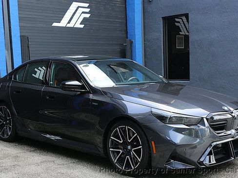 Used 2025 BMW M5 AWD/4WD image 3