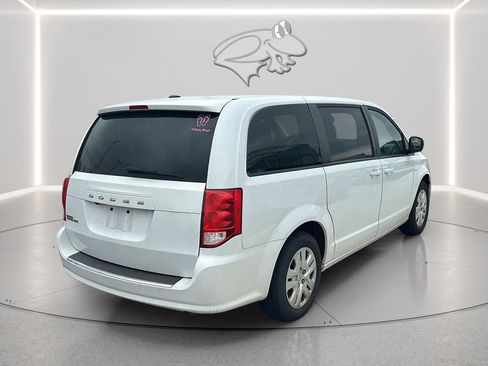 Used 2018 Dodge Grand Caravan SE w/ UConnect Hands-Free Group image 6