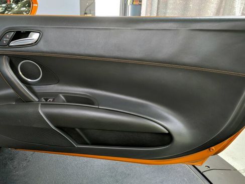 Used 2015 Audi R8 V8 w/ Full Leather Package image 21