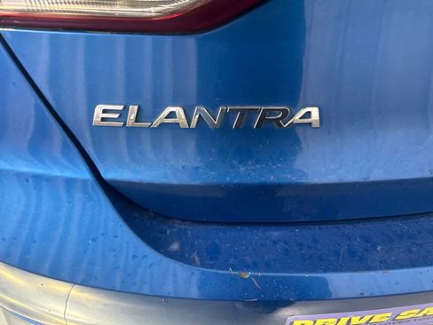 Used 2017 Hyundai Elantra SE FWD image 13