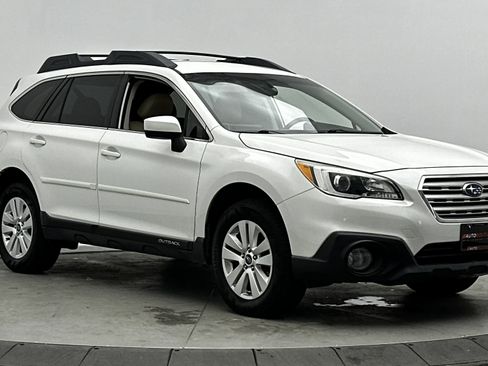 Used 2017 Subaru Outback 2.5i Premium image 3