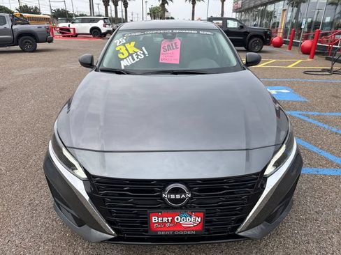Used 2025 Nissan Altima 2.5 S FWD image 2