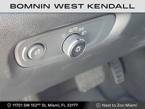 Used 2022 Chevrolet Traverse RS image 21