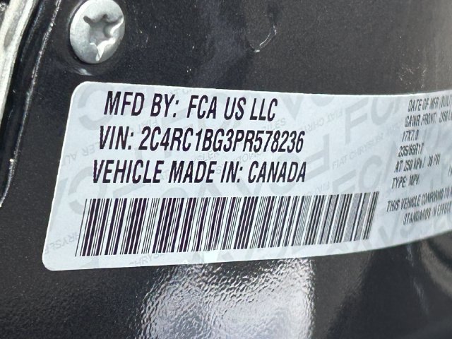 Used 2023 Chrysler Pacifica Touring-L FWD image 39