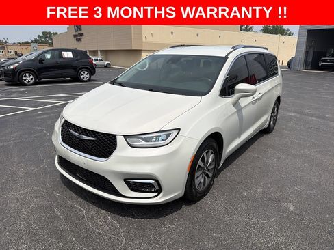 Used 2021 Chrysler Pacifica Touring-L FWD image 25
