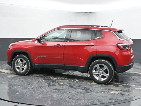 Used 2024 Jeep Compass Latitude image 7