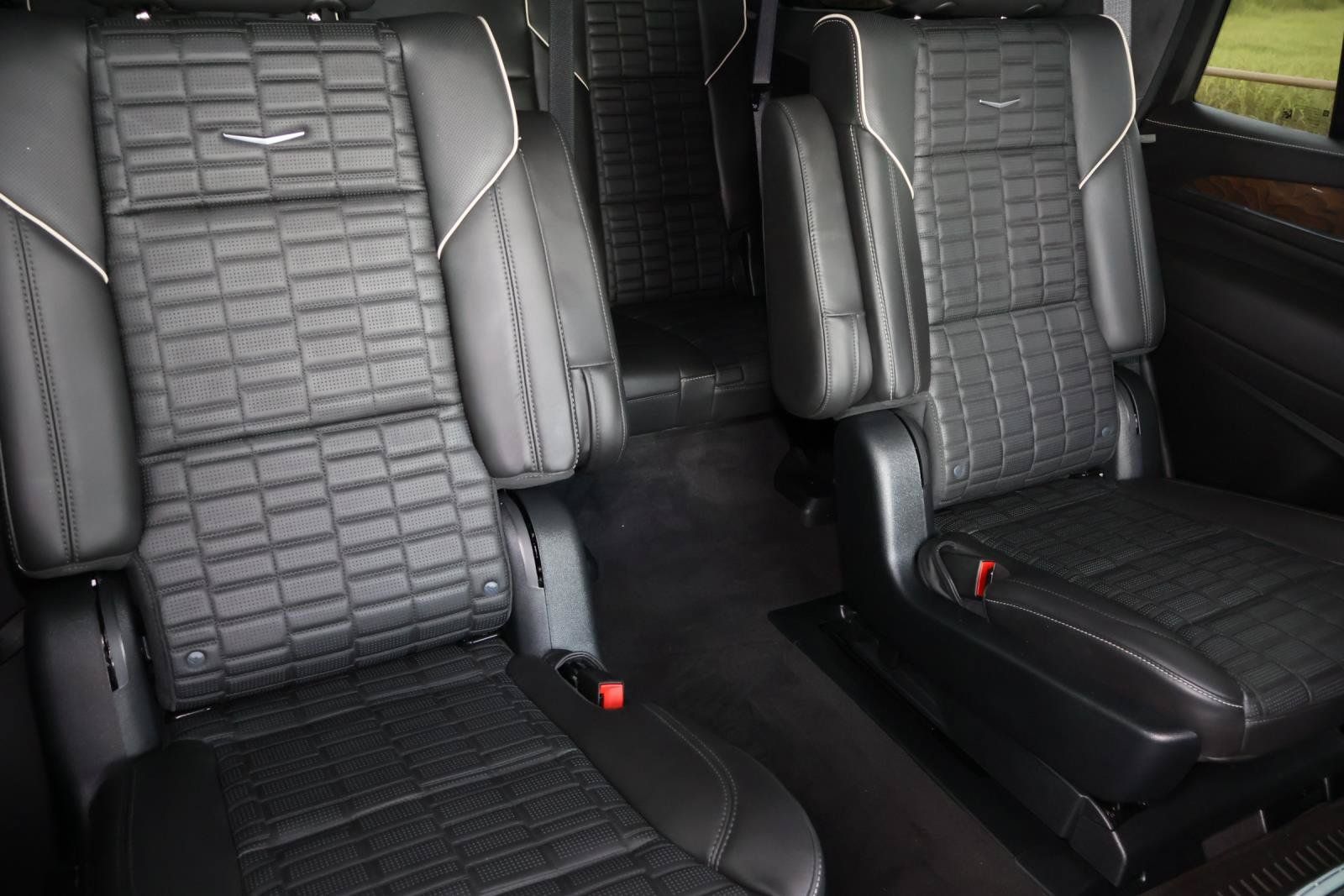 Used 2023 Cadillac Escalade Sport Platinum RWD image 29