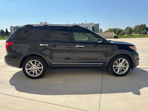 Used 2014 Ford Explorer Limited w/ Equipment Group 302A FWD image 4