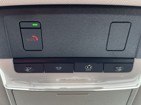 Used 2022 Nissan Rogue SV FWD image 25